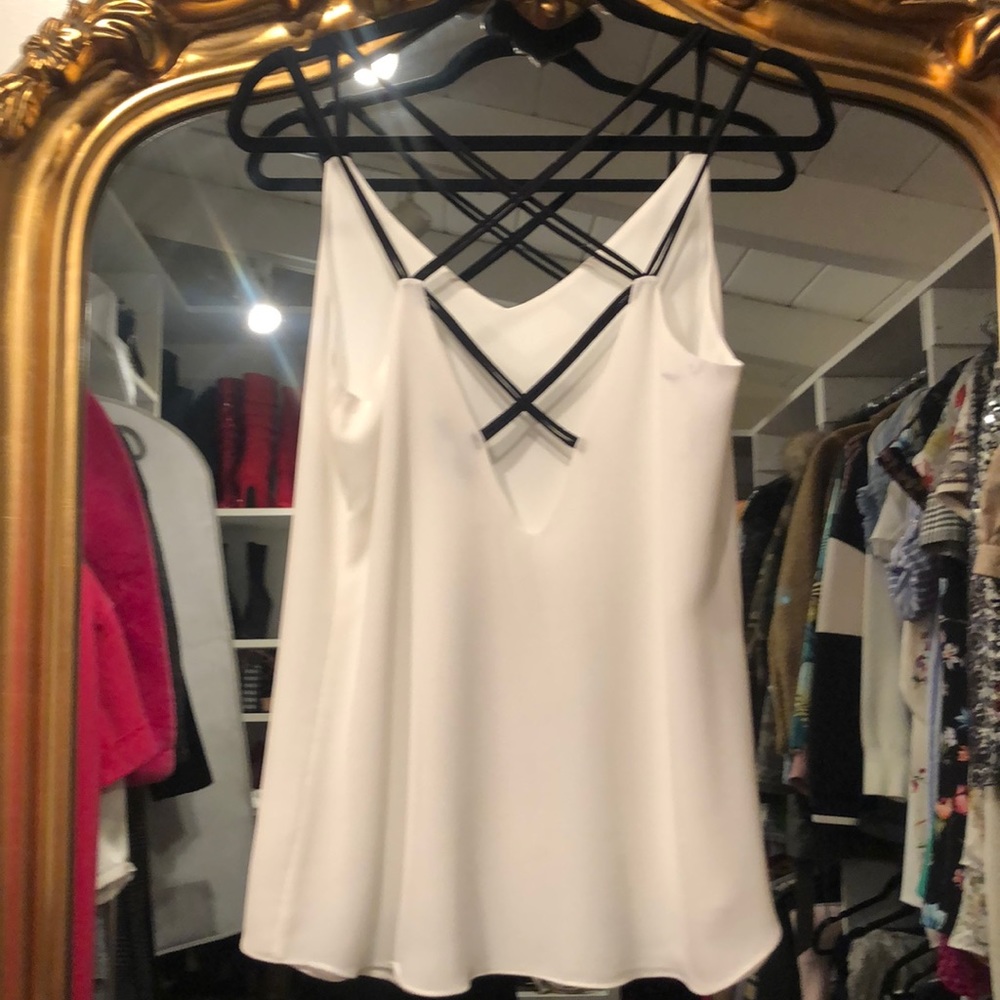 Basic Blouse! - Picture 3 of 3